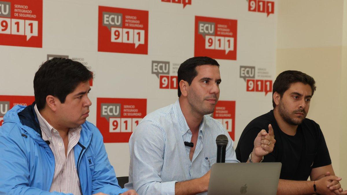 Arturo Félix, secretario de la Administración Pública; Roberto Luque, ministro encargado de Energía y Minas; Vicente Auad, gobernador del Guayas.