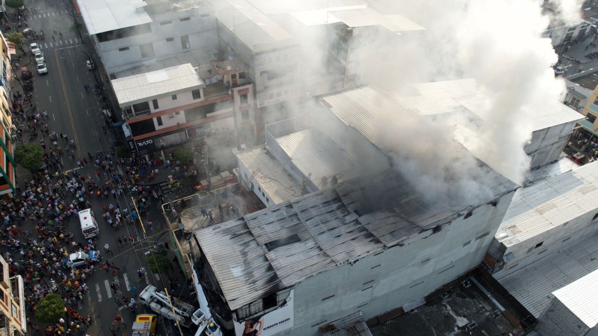 Incidente. Fueron 43 bomberos de Babahoyo los que intervinieron en la emergencia registrada el 19 de junio.