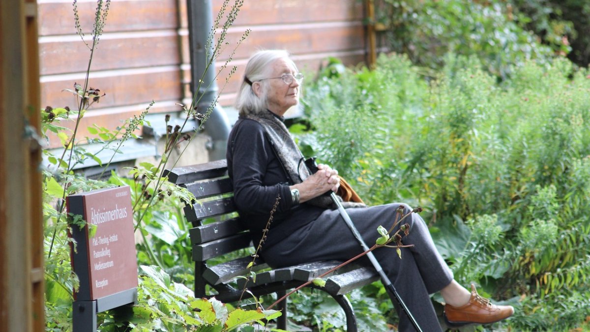 En América Latina, entre el 8% y el 10% de la población sufre de demencia, siendo las mujeres las más afectadas por esta condición.