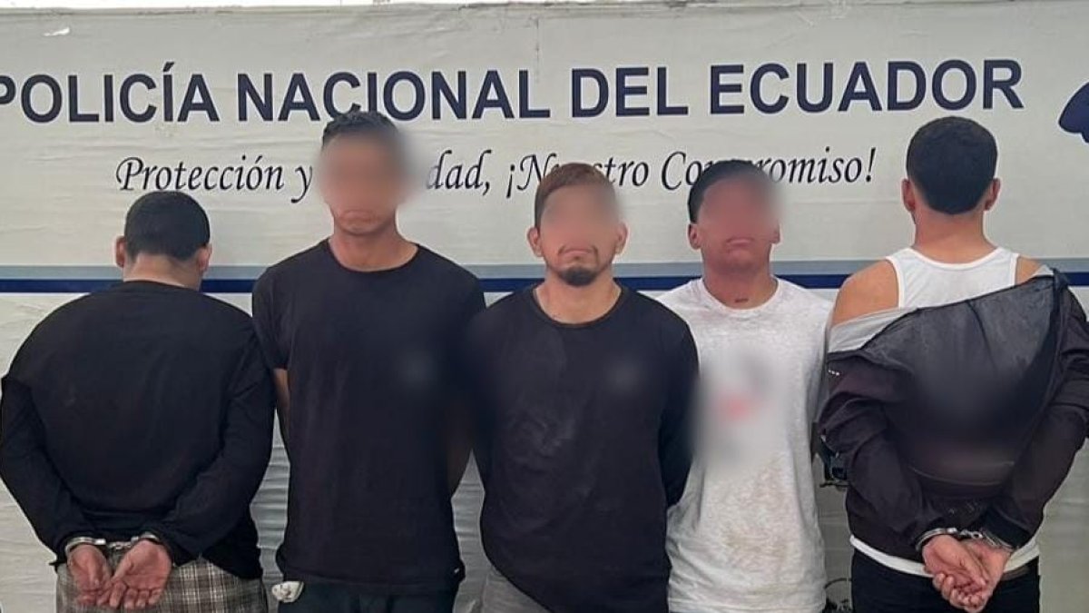 Dos vehículos abandonados por los sujetos presentaban alteraciones en sus sistemas alfanuméricos.