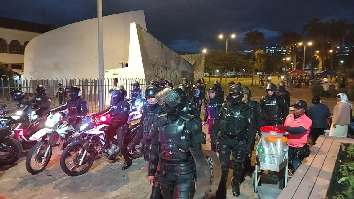 Alrededor de 3.000 personas fueron desalojadas por personal de la Policía Nacional