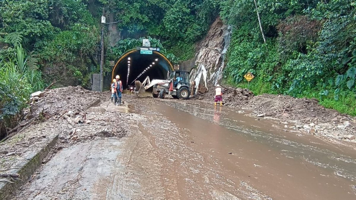 El Ministerio de transporte enfatizó que no se puede usar este camino. Solo se autorizará el paso a quienes carguen asistencia humanitaria.