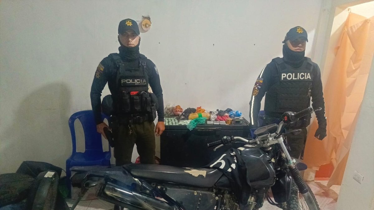La policía encontró una moto que fue robada en Manta
