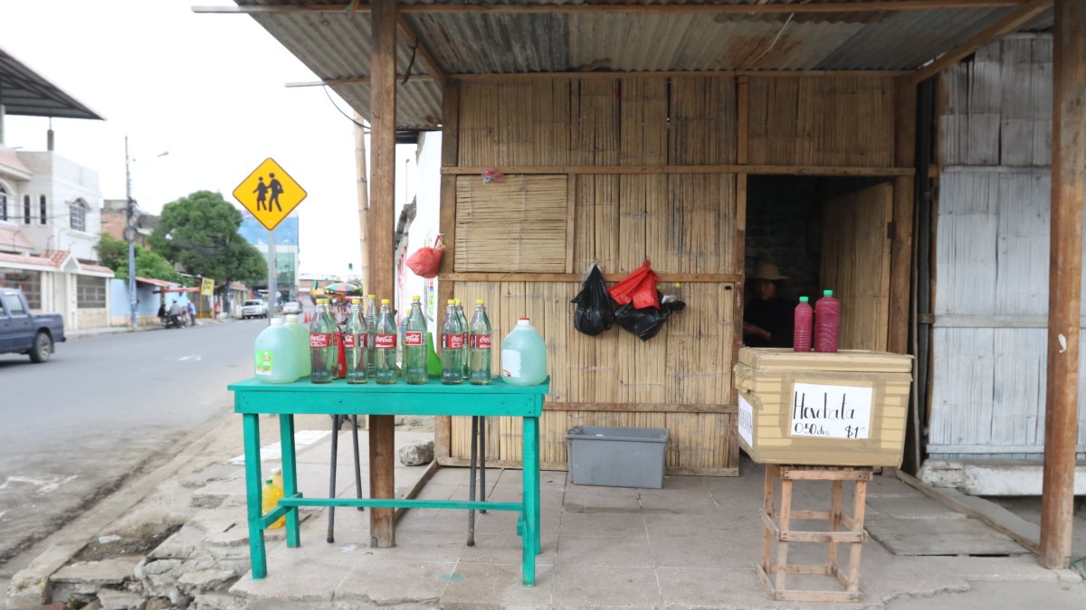 Frontera con Perú. La venta ilegal de combustible ecuatoriano en la frontera con Perú.