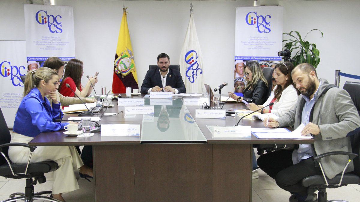 El pleno del CPCCS espera un informe jurídico que debió ser entregado en 48 horas desde el 19 de junio de 2024.