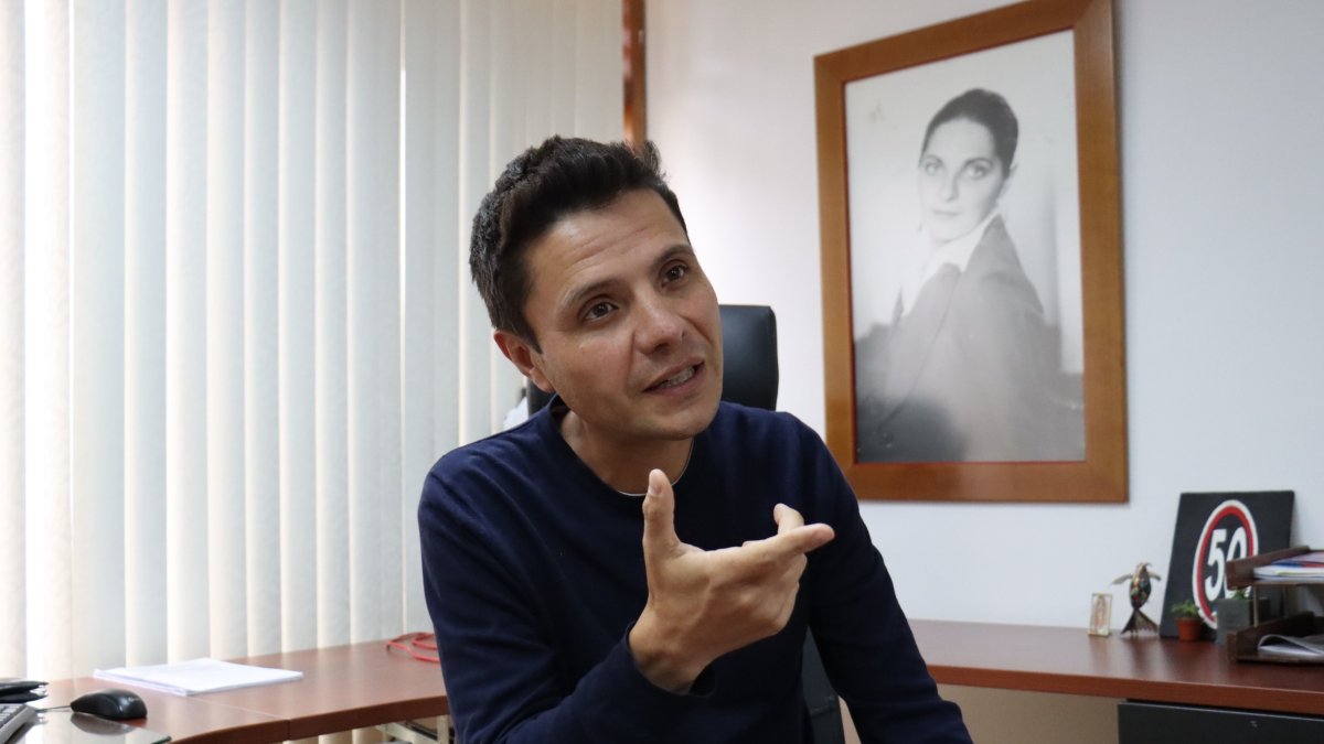 El concejal Wilson Merino es ingeniero comercial, especializado en Dirección Estratégica por la Universidad de Barcelona