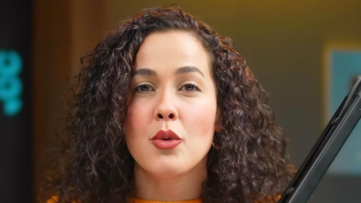 lonLa periodista de origen cubano Alondra Santiago.