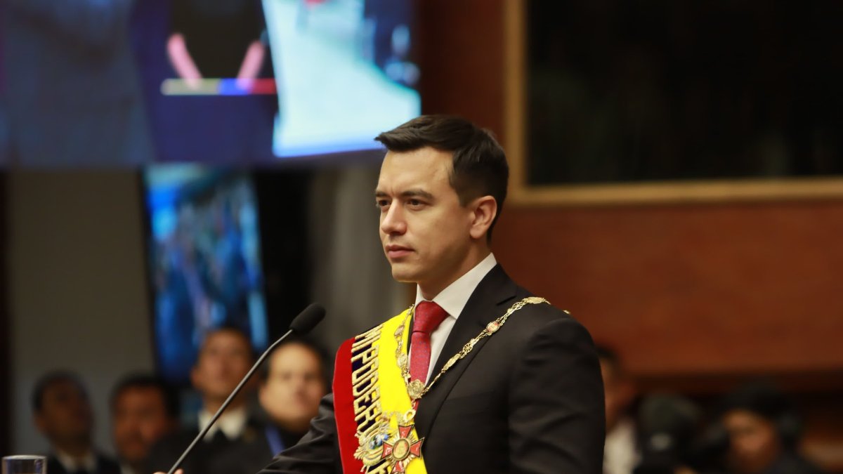 El presidente de Ecuador, Daniel Noboa, se pronuncia luego de que se le revocara la visa a la periodista Alondra Santiago.