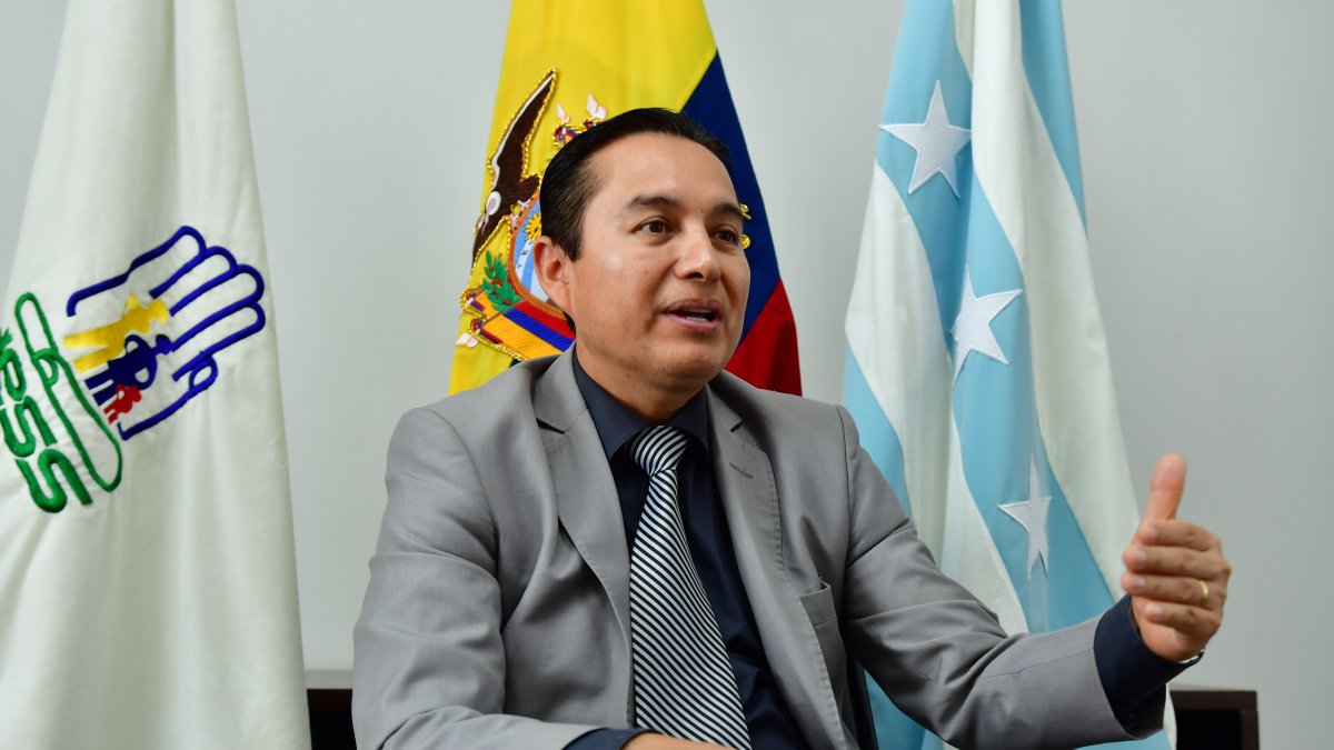 El exministro de Salud, Franklin Encalada, es el nuevo gerente del Hospital Teodoro Mldonado Carbo, desde el 21 de junio de 2024.