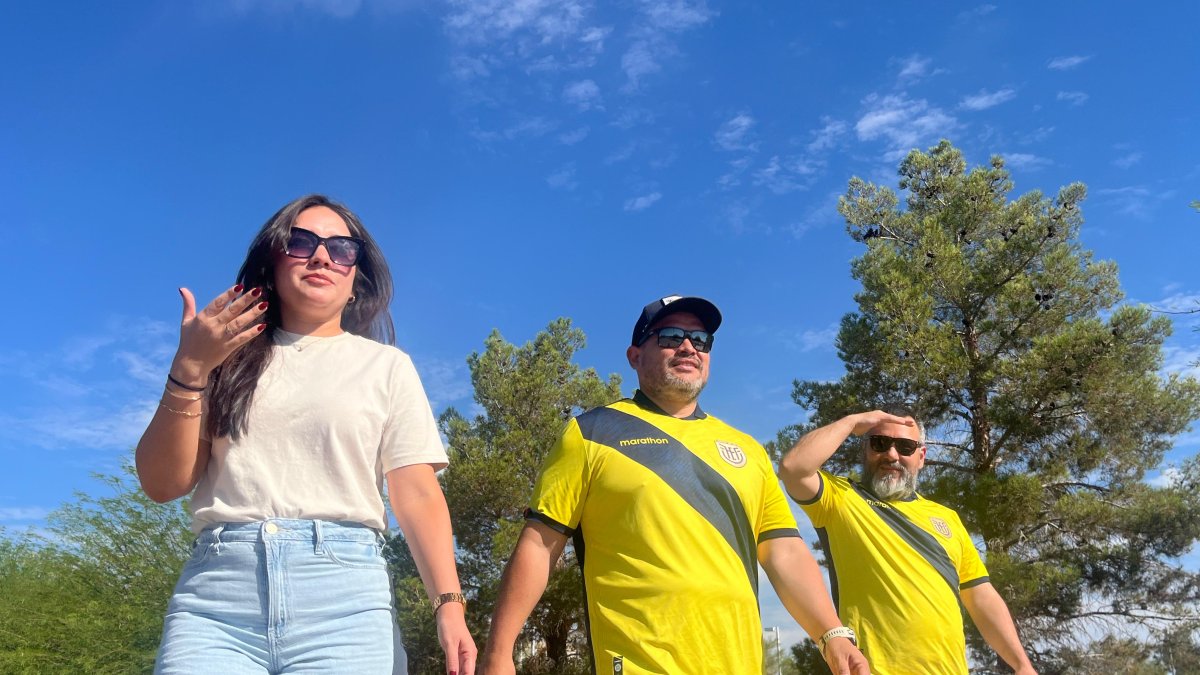 María Fernanda Mera, Fabián Castillos y Idder Farfán  caminaban ayer acalorados por Las Vegas.