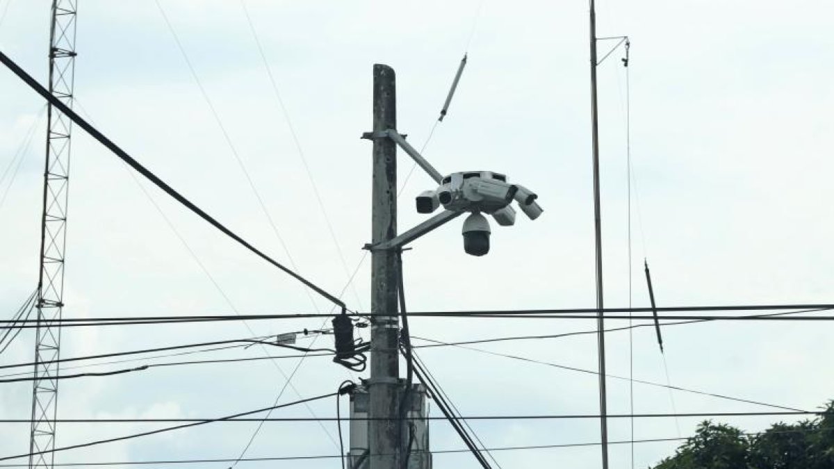 Las cámaras de vigilancia son otros de los bienes y equipos de la ciudad que se han convertido en un blanco de la delincuencia.
