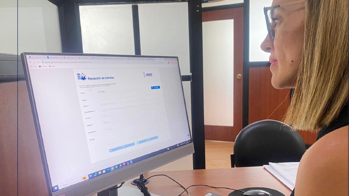 Los afiliados o jubilados deben seguir varios pasos para recuperar la clave del IESS, en la plataforma del Instituto.