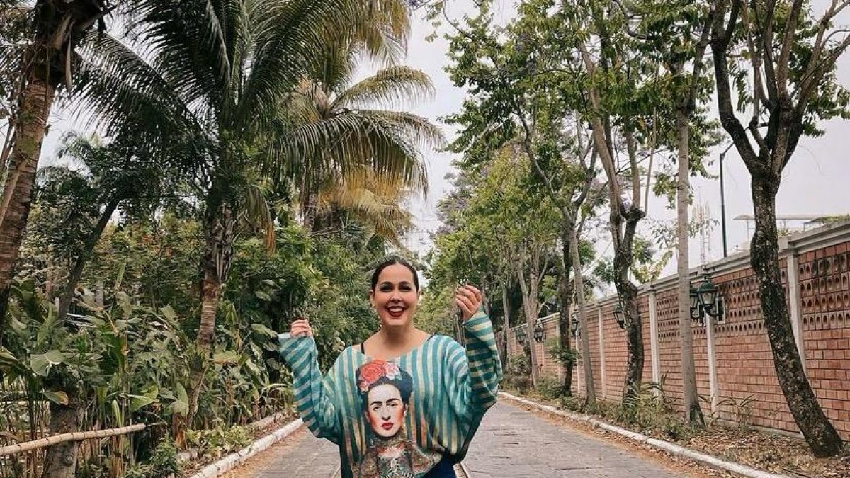 La periodista explicó que se va del país, antes de una deportación, de manera legal y por su seguridad.