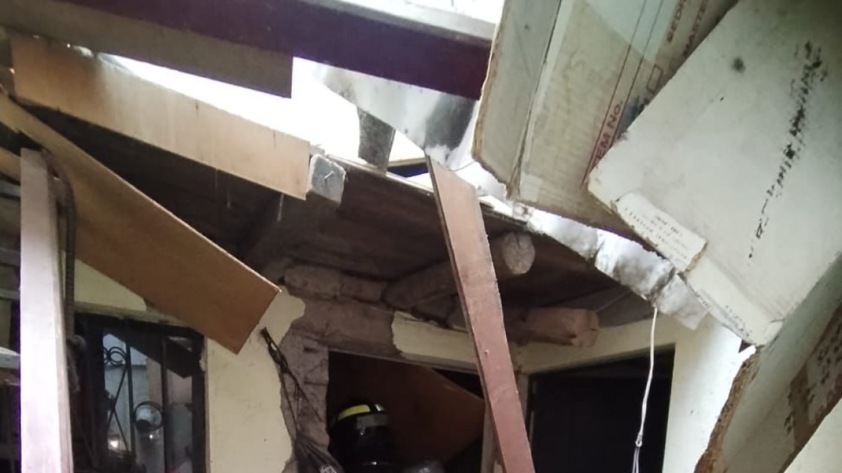 Personal de Bomberos Quito se encuentra brindando atención a las personas afectadas