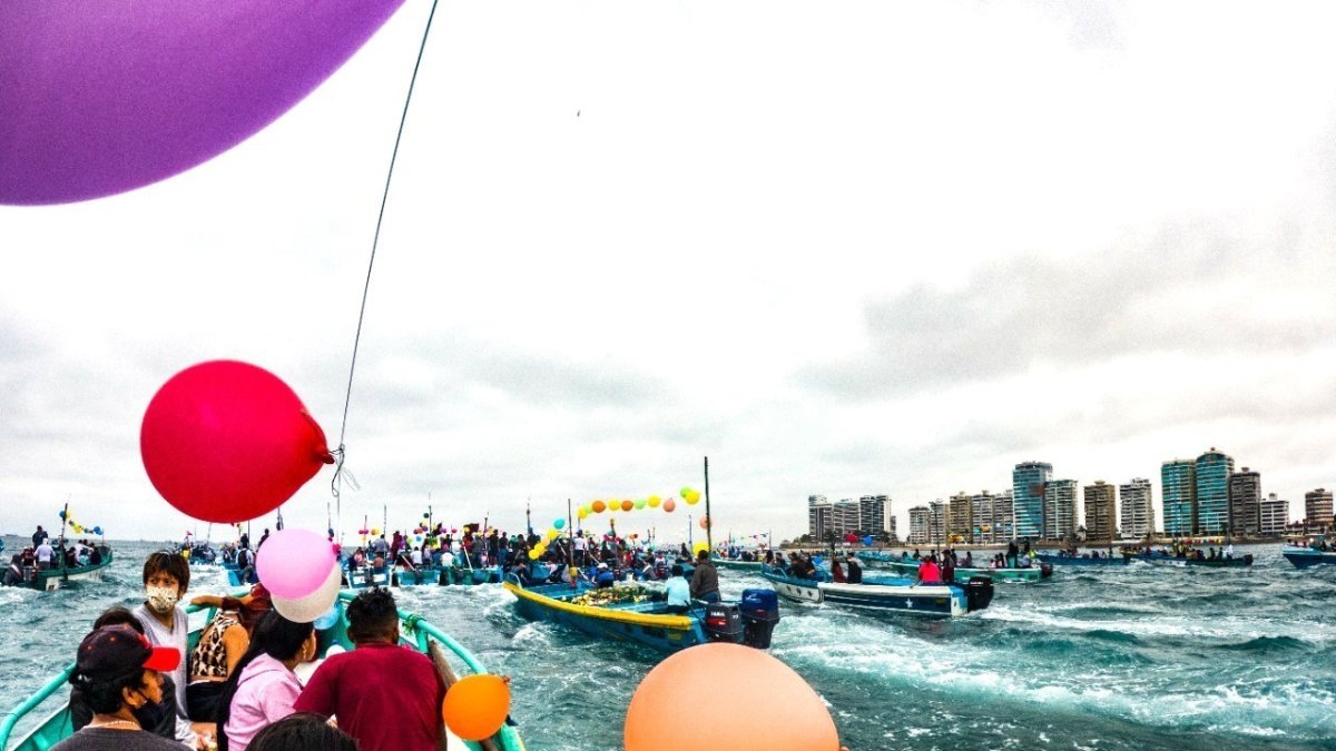 Los comuneros peninsulares llevan siglos realizando ritos en el océano