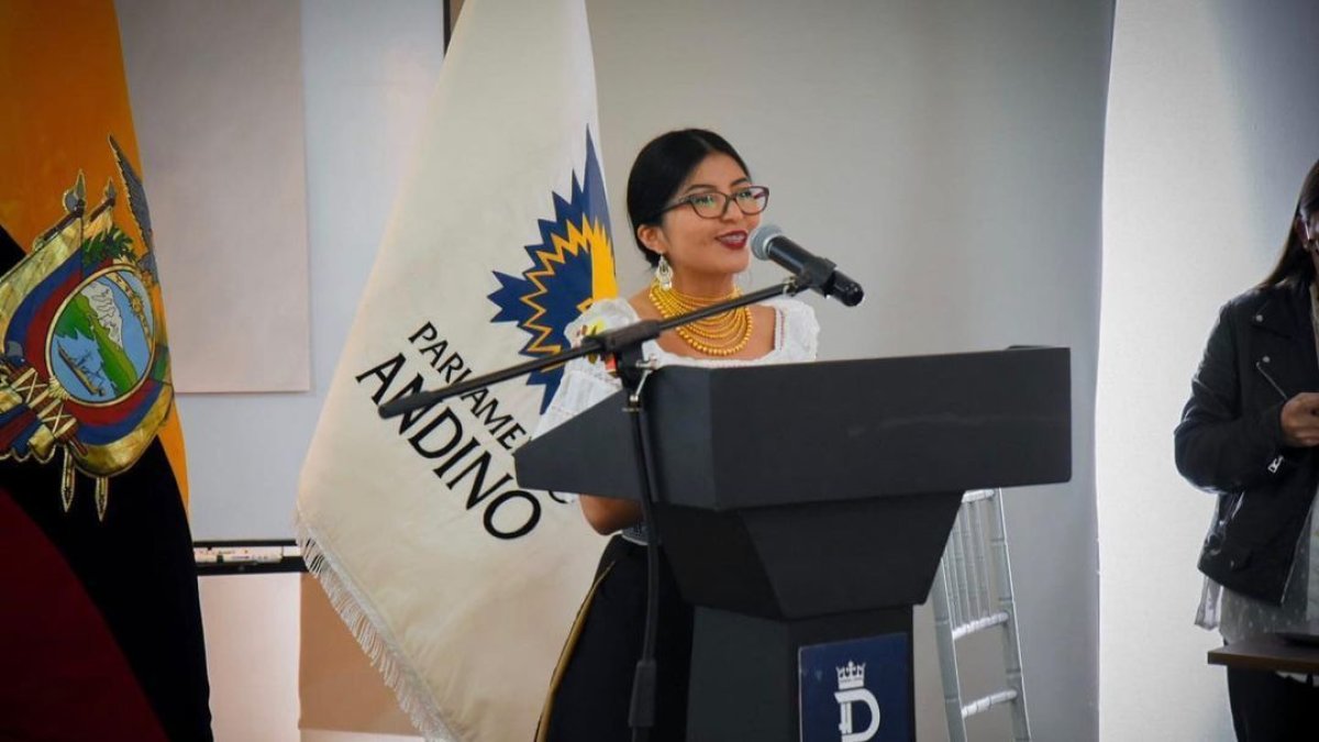 Gabriela Aguilar, durante un foro sobre la cultura y la diversidad. Ella no solo se destaca en los estudios, sino que contribuye al bienestar de los demás.