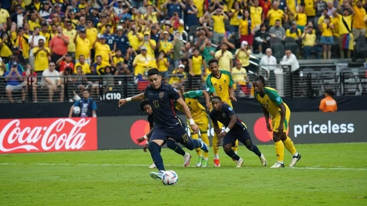 Ecuador venció a Jamaica en la segunda fecha de grupos.