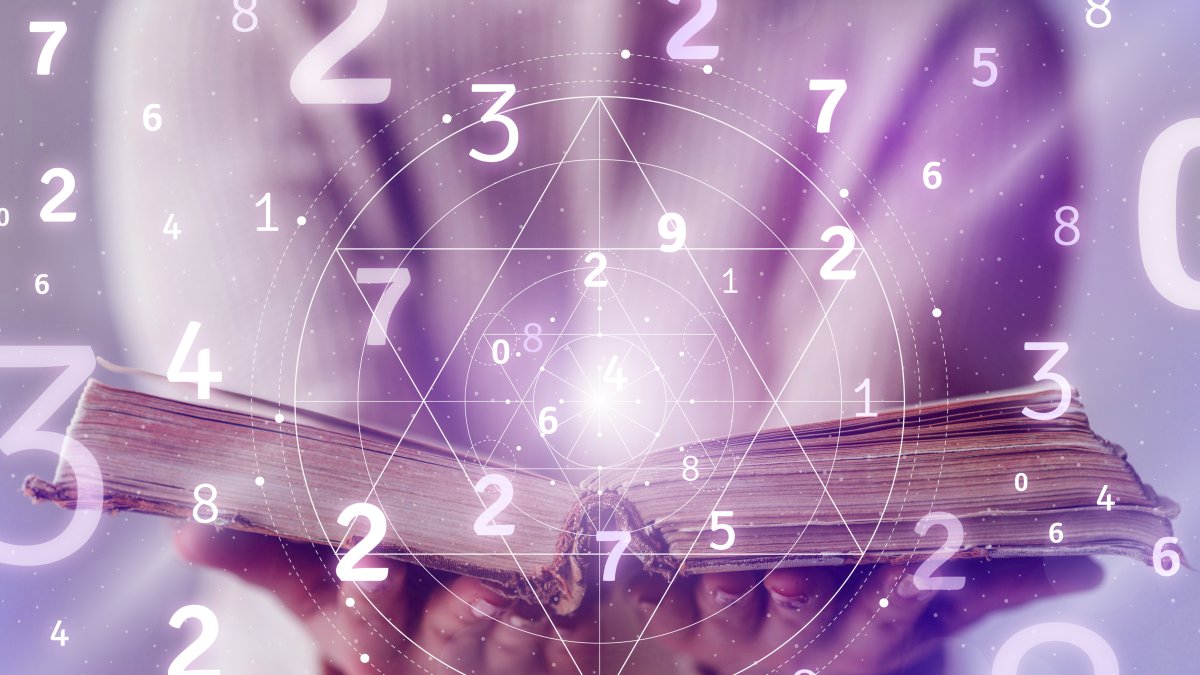 La numerología toma en cuenta los números del 1 al 9, y los números maestros son el 11, 22 y 33.
