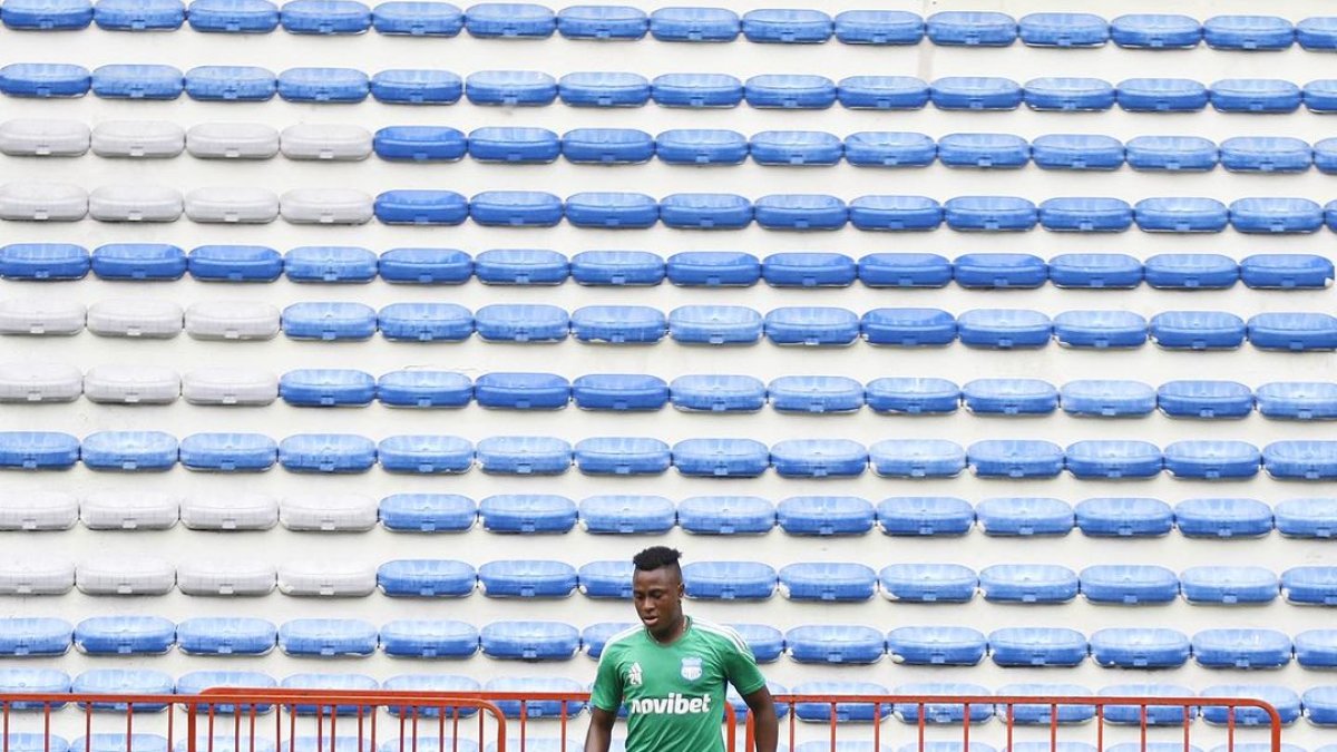 Bryan Carabalí se mantiene entrenando con Emelec hasta definir su futuro