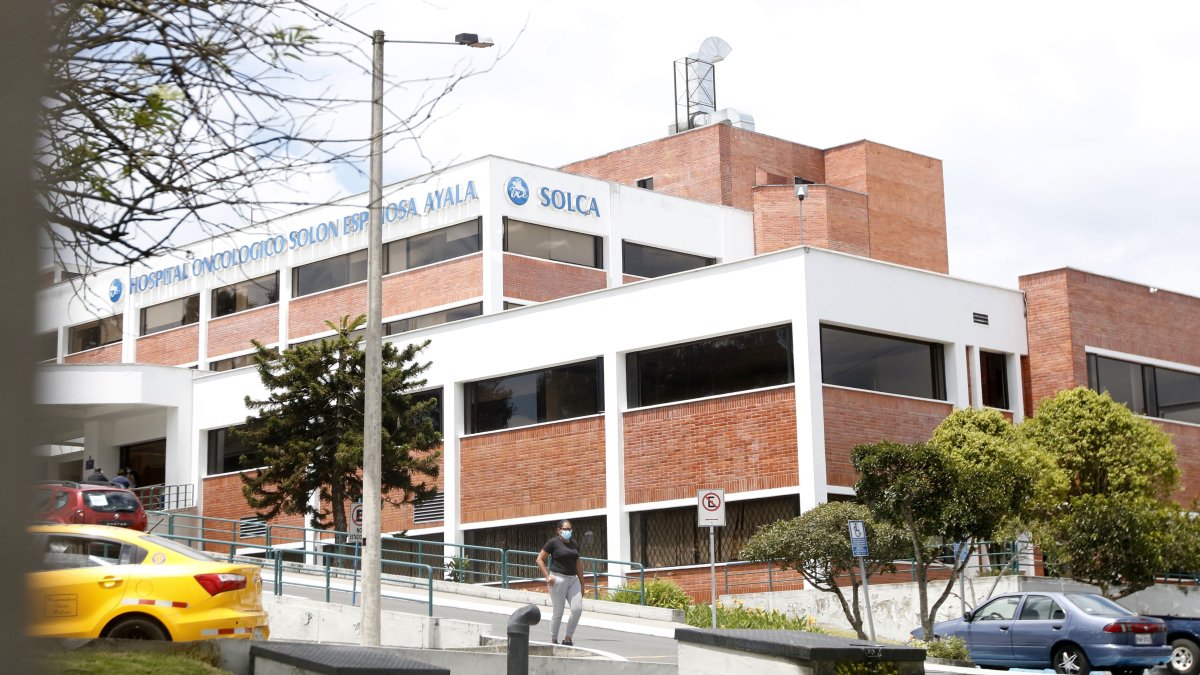 El hospital del núcleo de Quito también suspendió la recepción de nuevas derivaciones del Seguro Social.