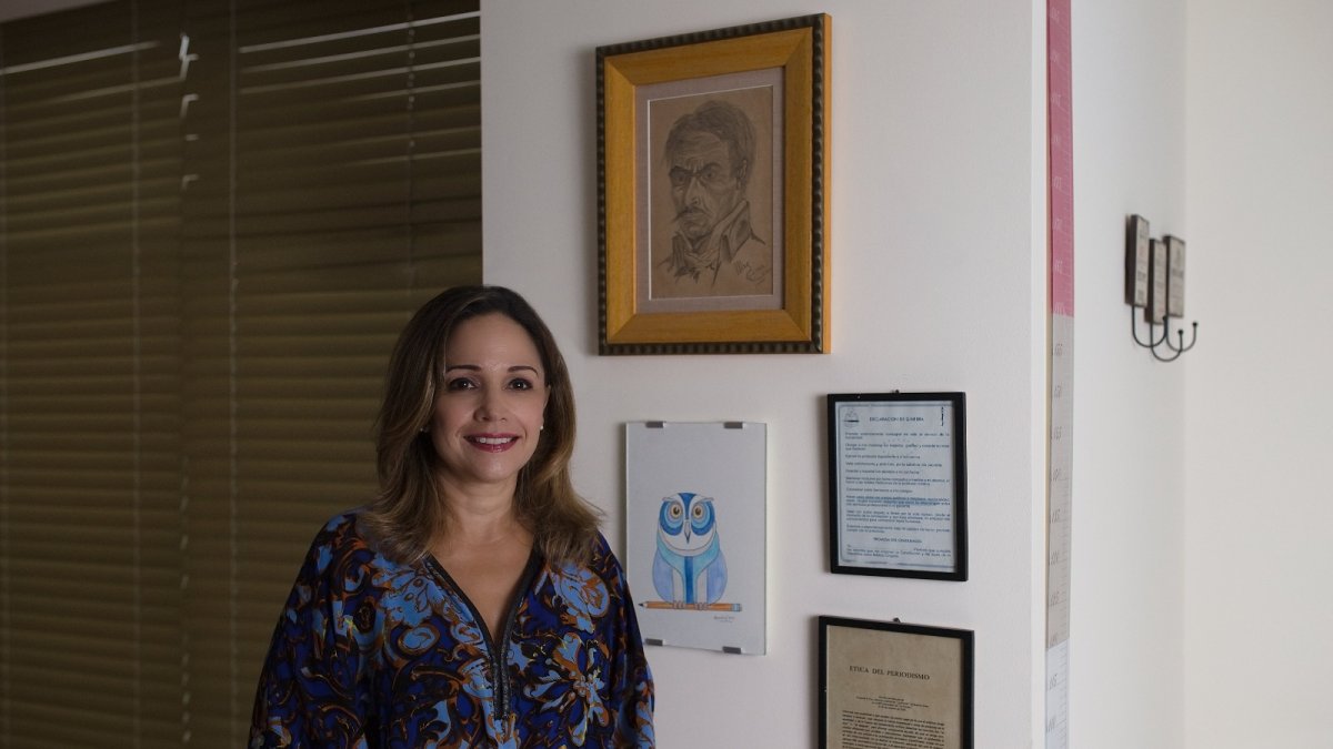 'Entre las líneas del tiempo' es la quinta novela de la autora guayaquileña Karyna Arteaga García.