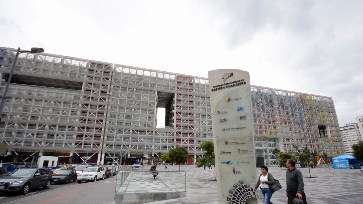 Imagen referencial. Un edificio gubernamental de Quito.