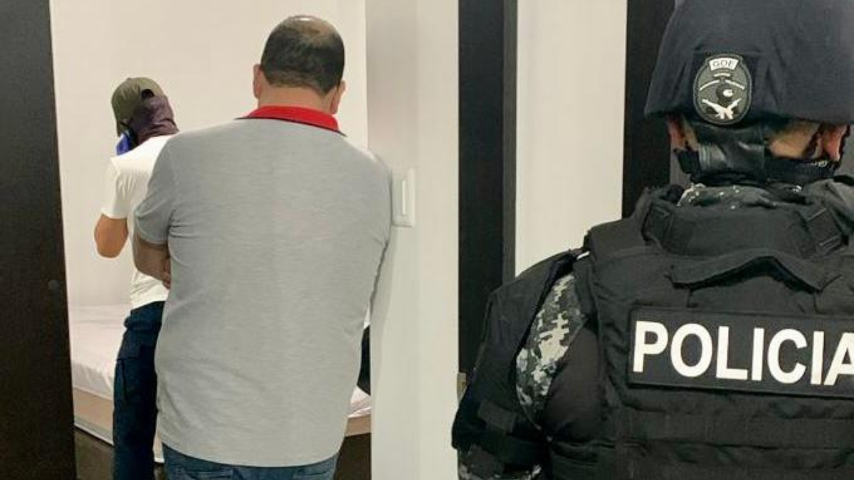 Foto del operativo donde fue detenido el juez de garantías penitenciarias.