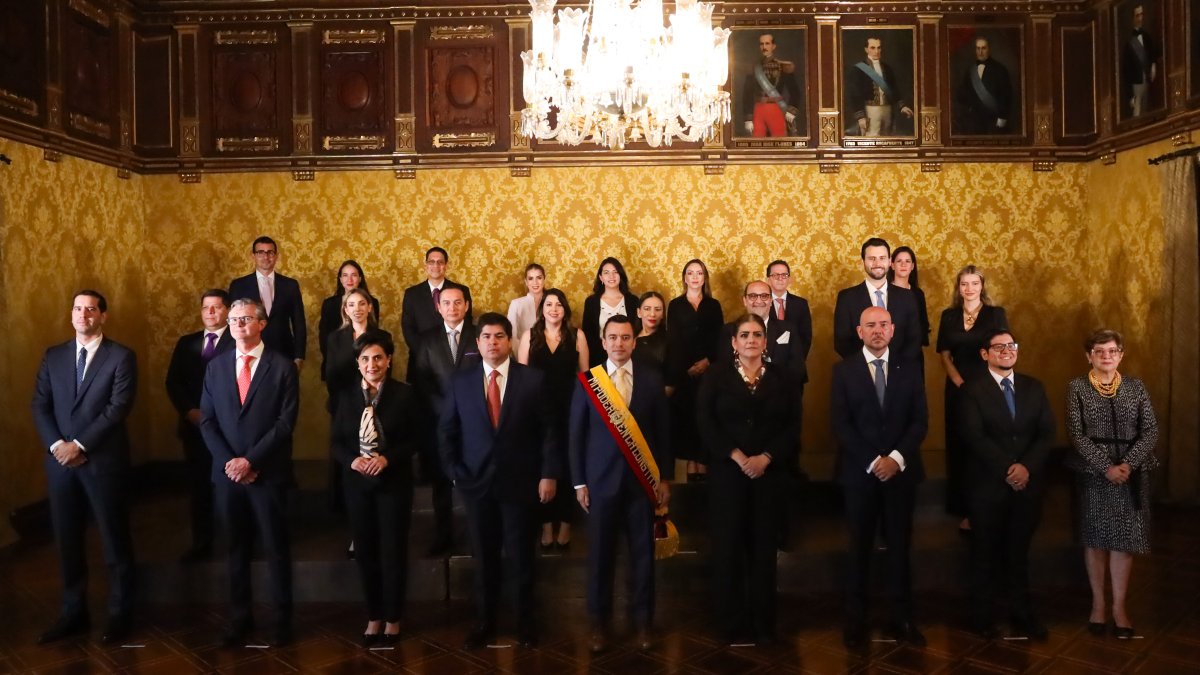 El 26 de noviembre de 2023, Noboa participó de la foto oficial de su gabinete ministerial.