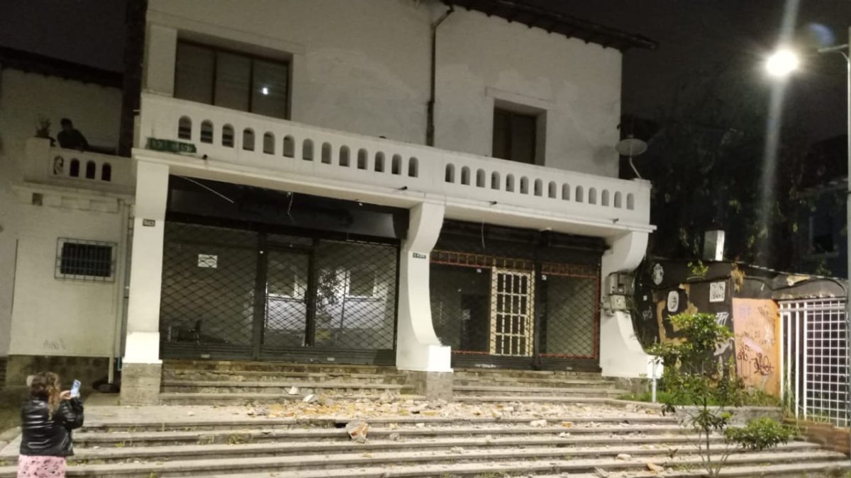 Ciudadanos reportan daños a la mampostería de una vivienda en La Mariscal.