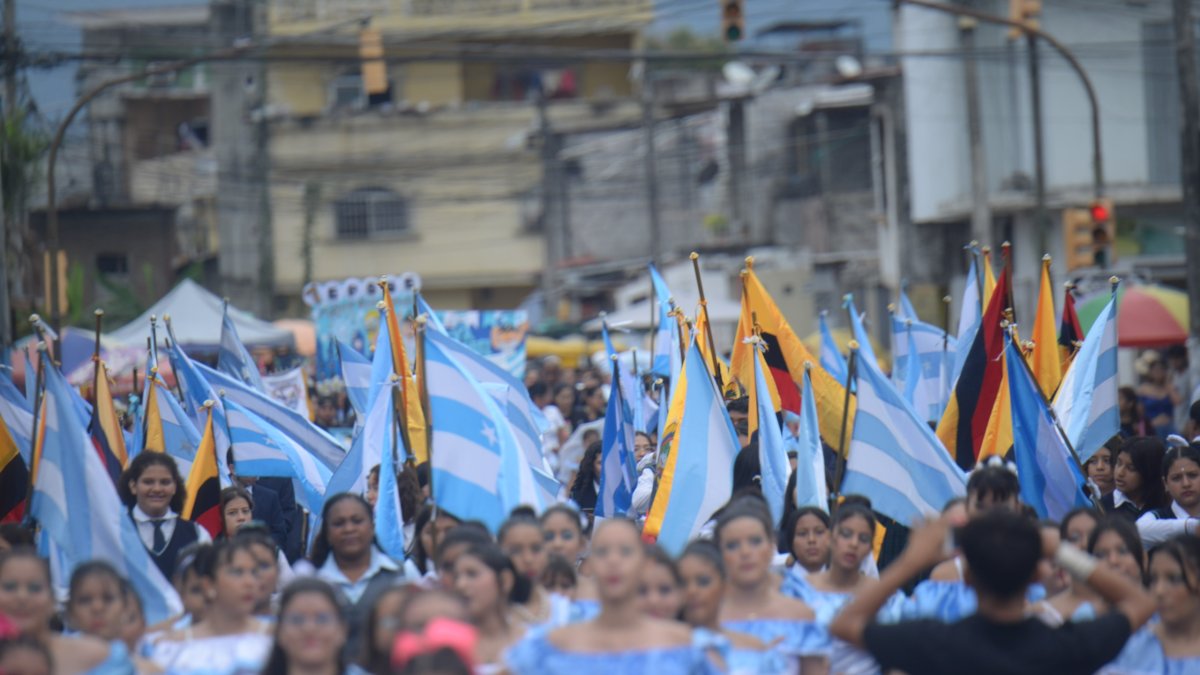 Decenas de colegios participaron de la actividad que se llevó a cabo en el suburbio de la ciudad.