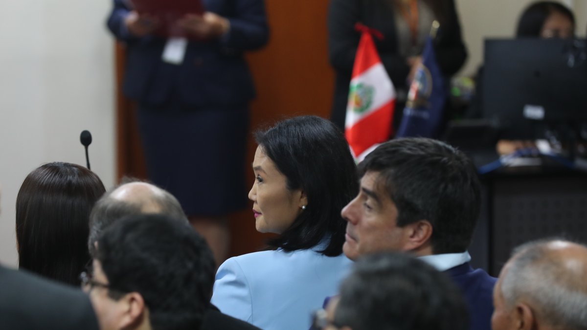La excandidata presidencial peruana Keiko Fujimori asiste a la primera audiencia del juicio en su contra este 1 de julio de 2024, a la Corte Superior de Justicia en Lima.