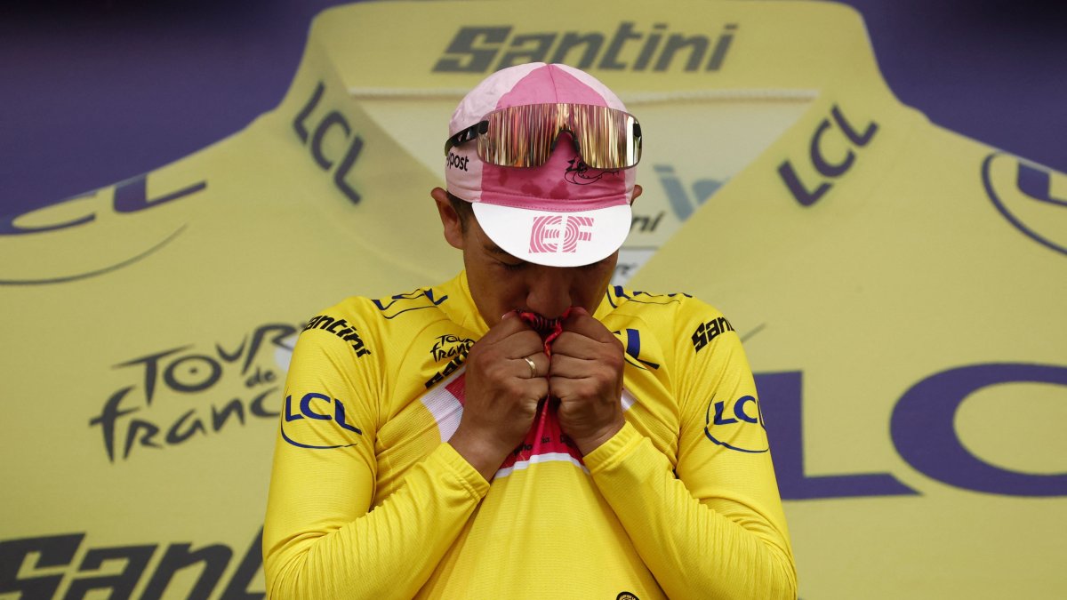 El ecuatoriano Richard Carapaz se adueña del maillot amarillo en el Tour de Francia 2024