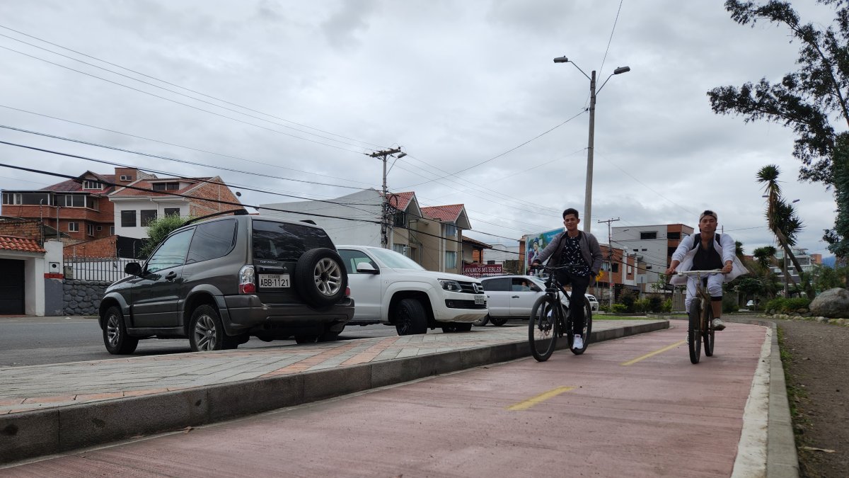 Ciclistas. Entre los proyectos se prevé la construcción de 25 kilómetros más de ciclovía. Ciudadanos piden que estos tramos de carril exclusivo estén interconectados.
