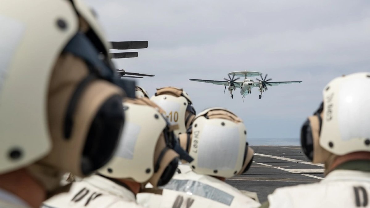 En el océano Pacífico se realizaron ejercicios de interoperabilidad y control del mar en el portaviones Uss George Whashington.