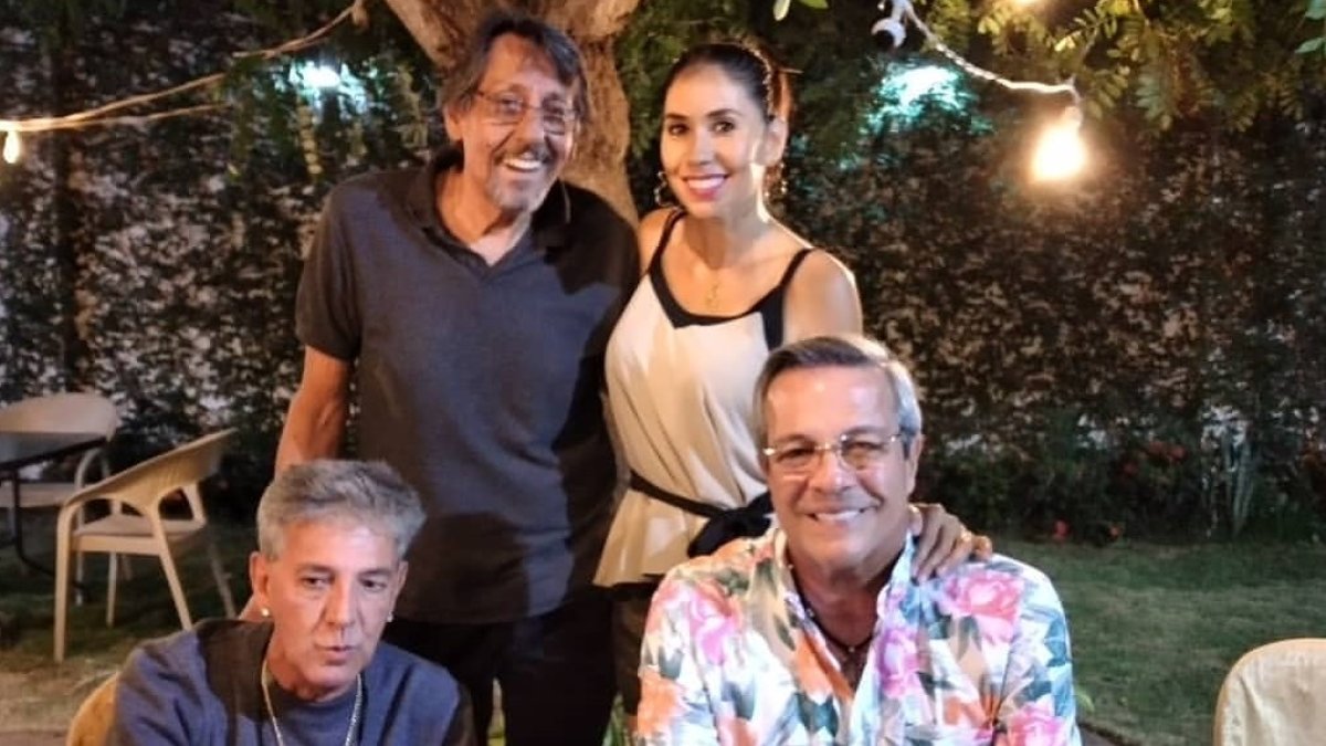 Jimmy Jairala con Maluli Valdivieso y Carlos Alberto.