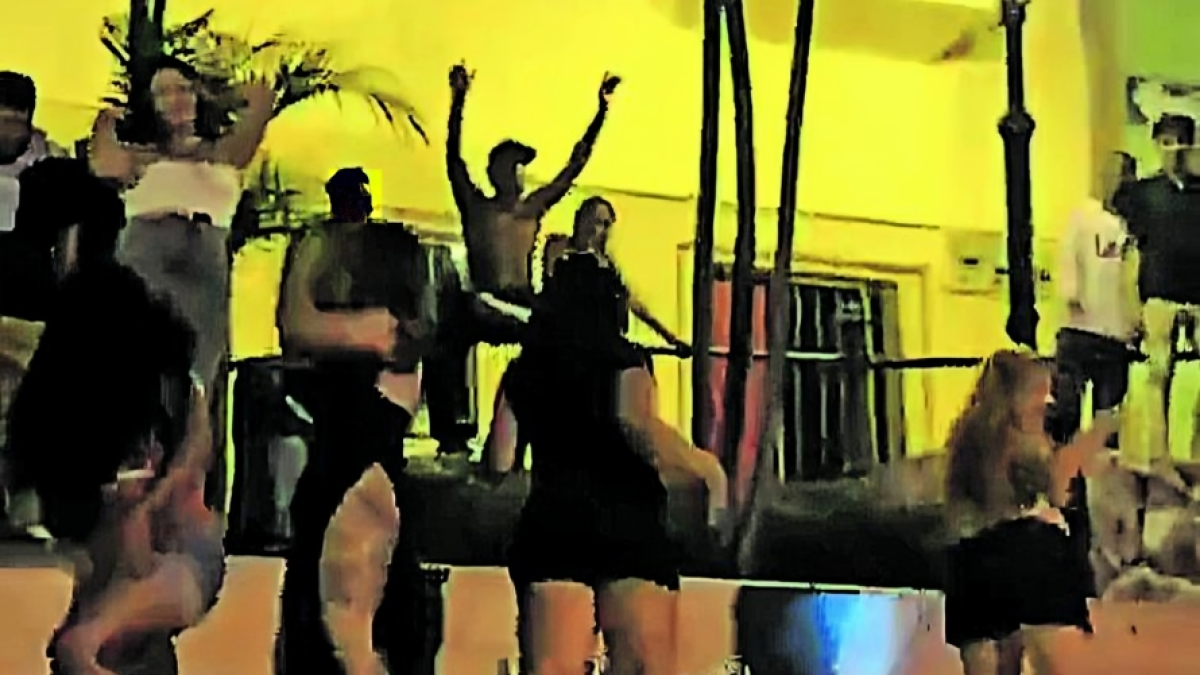 Escándalo. Como un evento clandestino fue catalogado por el Cabildo.