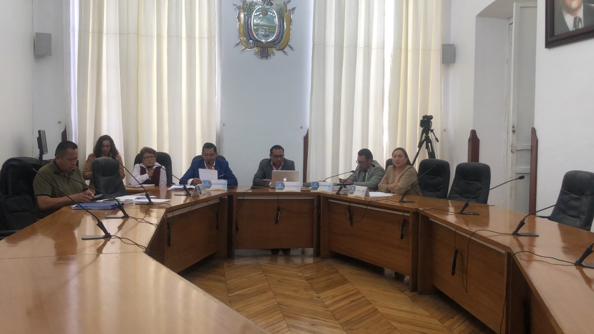 Durante la reunión de la comisión de mesa desarrollada la tarde del martes 2 de julio.