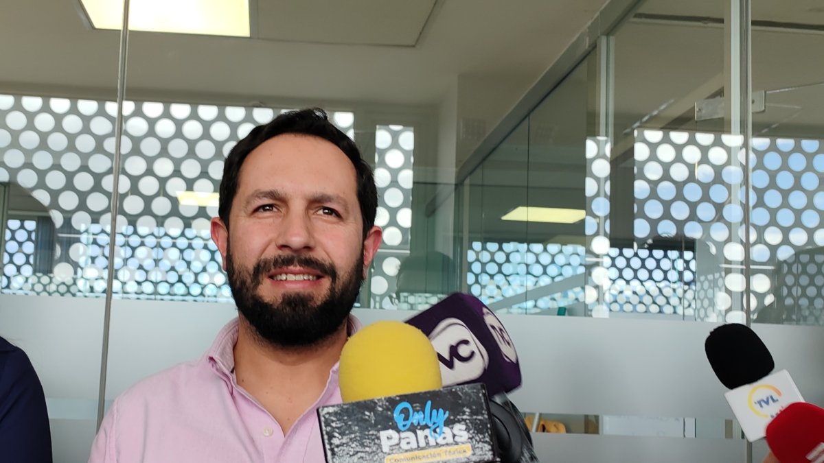 Desde el correísmo, se señaló que no tenía sentido fiscalizar a Correa porque no es funcionario público.