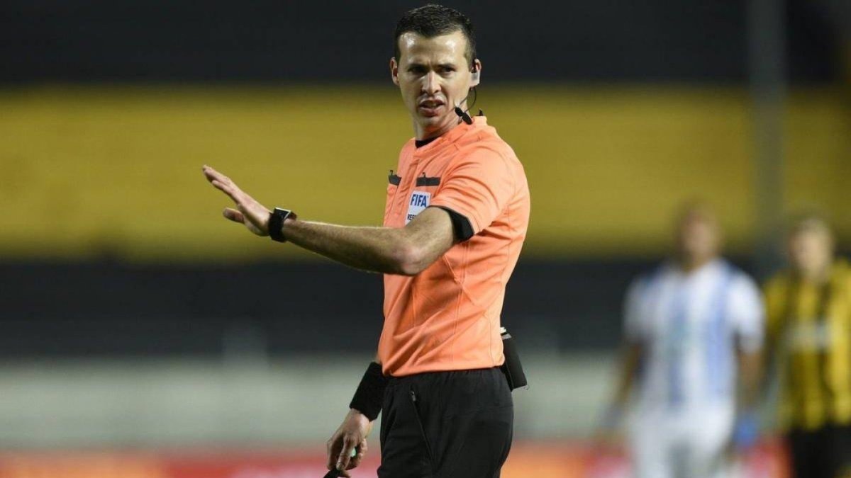 Andrés Matonte será el árbitro que dirija Ecuador vs Argentina