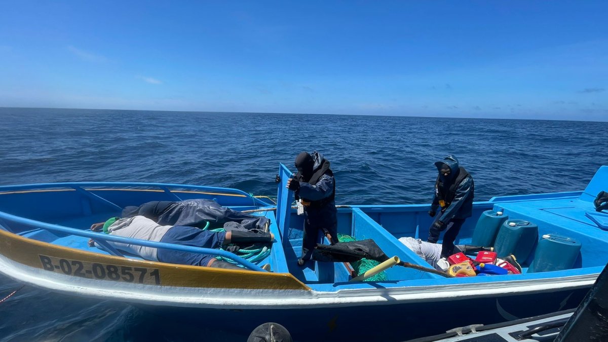 Interceptación de embarcación por parte de la Armada Nacional en labores de patrullaje.