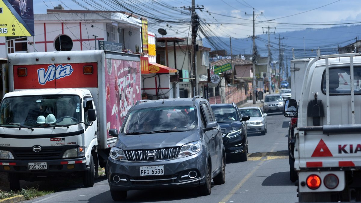 En horas pico, puede tomar entre cuarenta minutos y una hora ingresar a Puembo desde otros sectores del distrito. El crecimiento poblacional es un factor. 