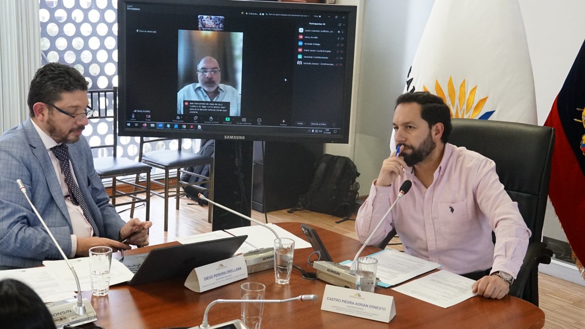 Contar con una norma que regule la consulta previa es una deuda, según los legisladores.