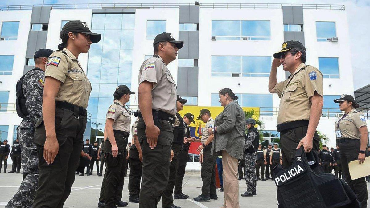 El Gobierno ha buscado dotar de equipos a la Policía Nacional para su lucha contra el crimen organizado.