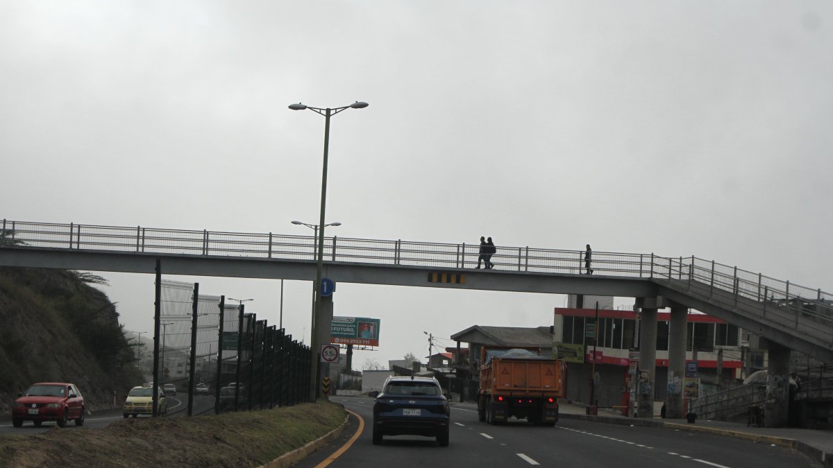 El ingreso a Quito desde la avenida Panamericana Norte estaba expedito la mañana de este 4 de julio de 2024, en el inicio de la jornada de movilizaciones por el aumento del precio de las gasolinas.