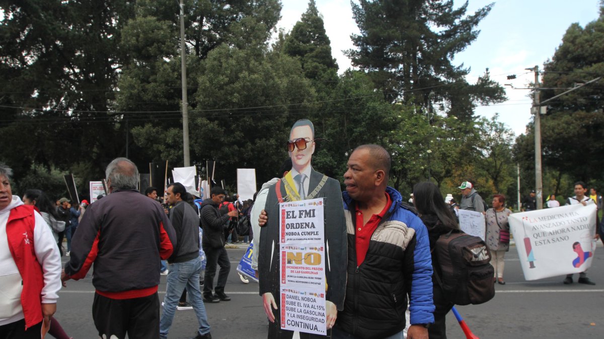 La marcha se inició en la av. 10 de Agosto, en la Caja del Seguro.