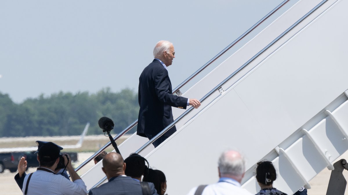 Washington. El presidente de Estados Unidos Joe Biden aborda el Air Force One en la base Andrews.