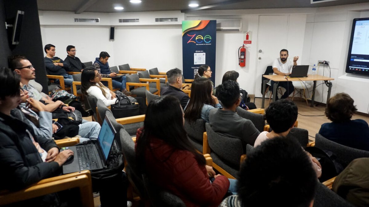 Abogados, médicos, arquitectos, entre otros profesionales cuentan con gremios o colegios que respaldan su labor en Ecuador y el Guayas.