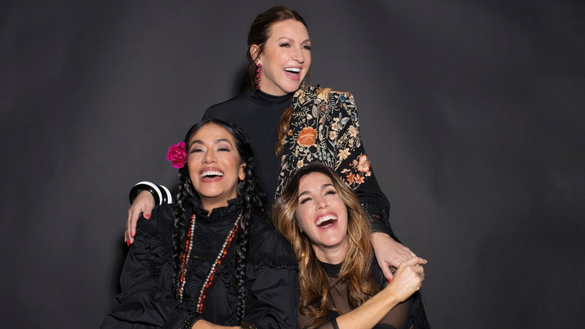 Lila Downs, Niña Pastor y Soledad.