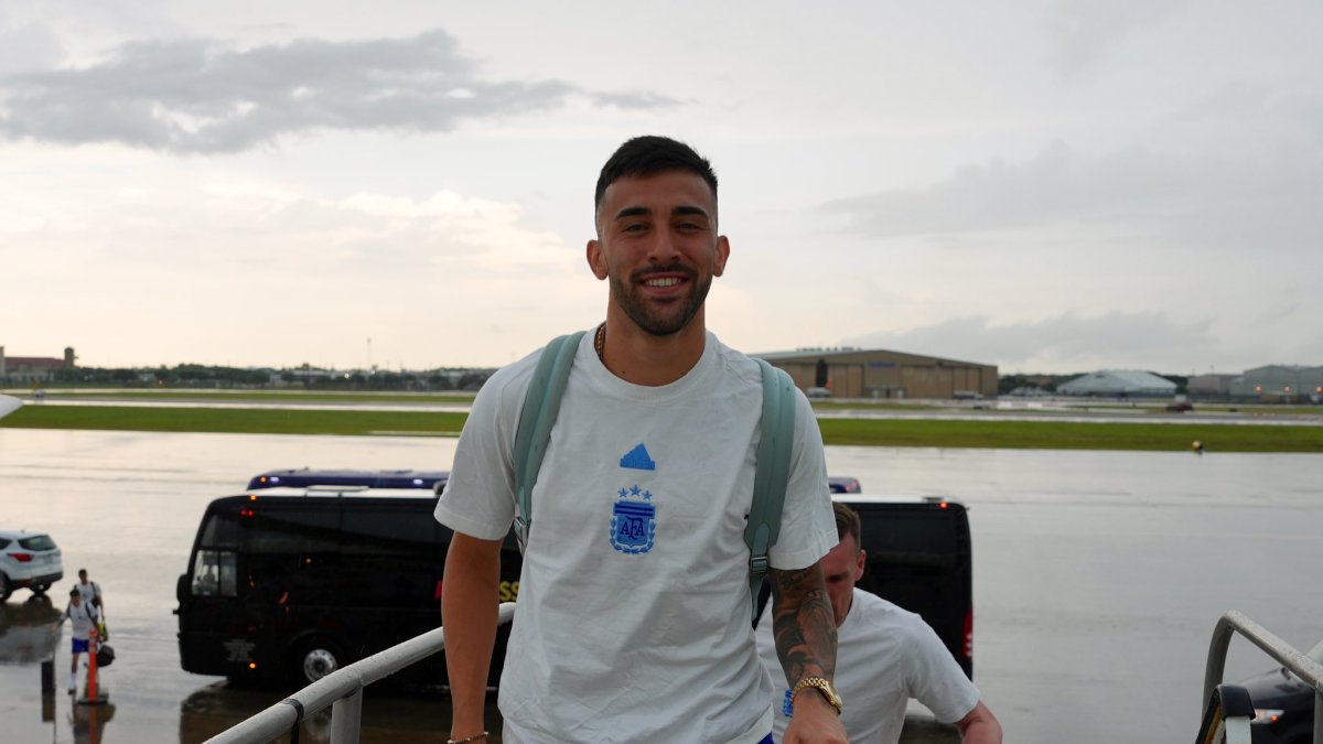 Los jugadores de la selección albiceleste llegaron esta noche a Nueva Jersey.