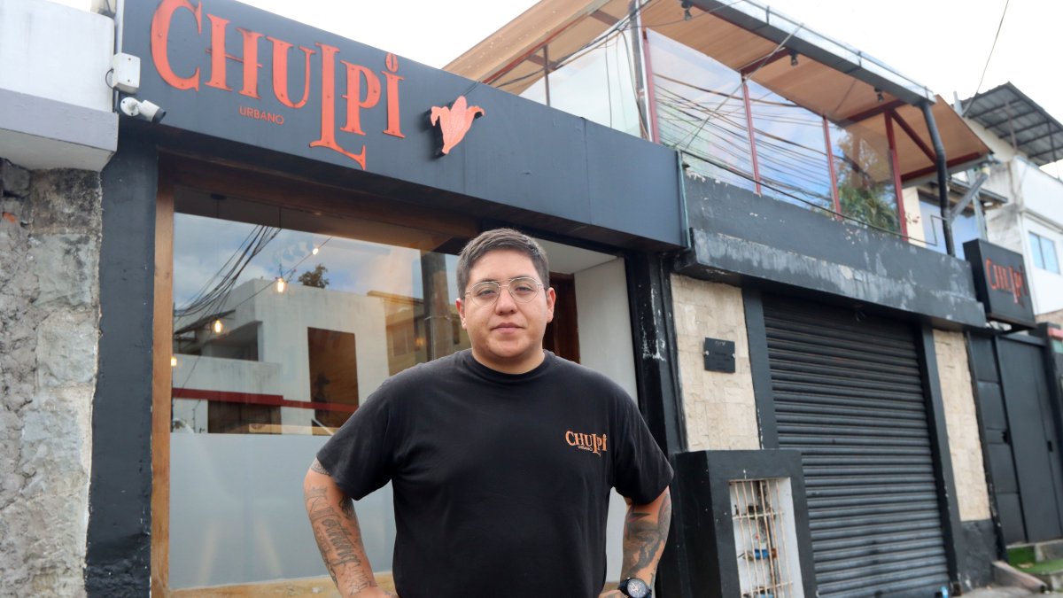 Carlos Saltos estudió Hotelería y Gastronomía en la Universidad Tecnológica Equinoccial.